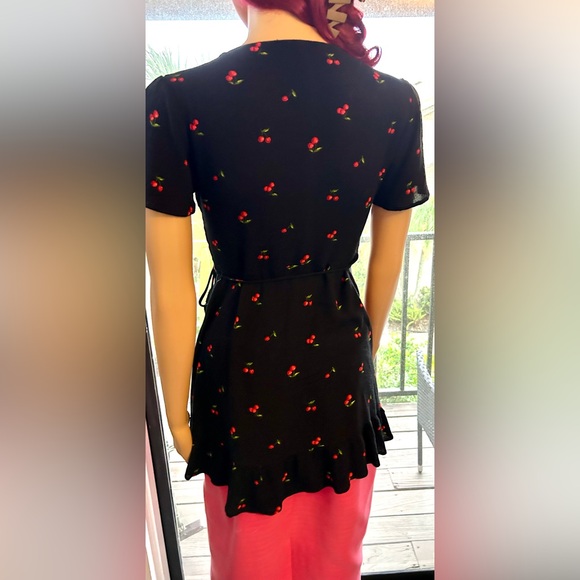 Solemio, Las Angeles. Black, wrap top with cherry print. Sz. S women’s - Picture 5 of 10